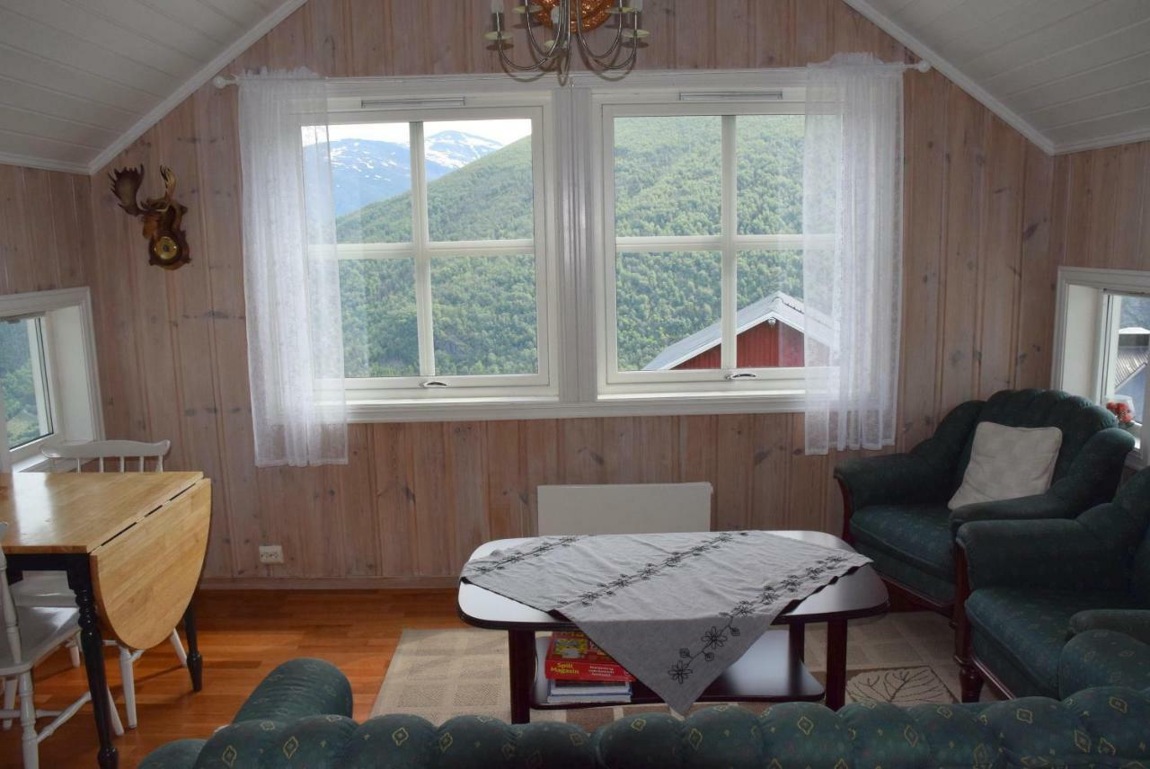 Hesthaug Gard Apartment Eidsdal Bagian luar foto