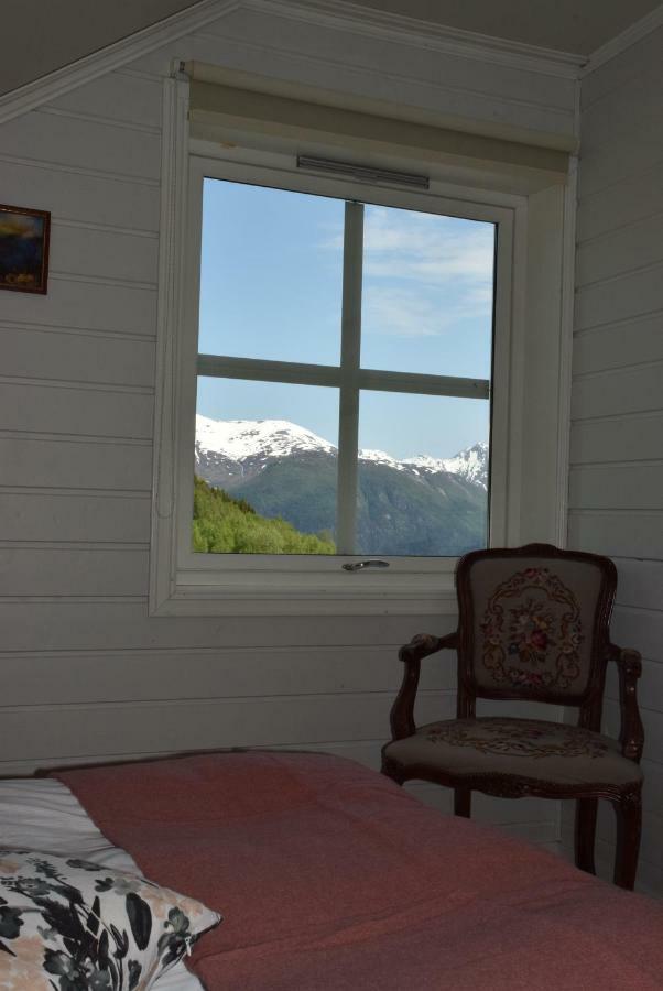 Hesthaug Gard Apartment Eidsdal Bagian luar foto