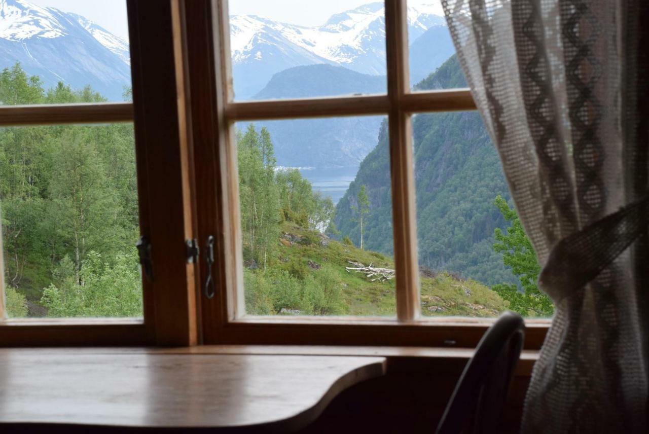 Hesthaug Gard Apartment Eidsdal Bagian luar foto