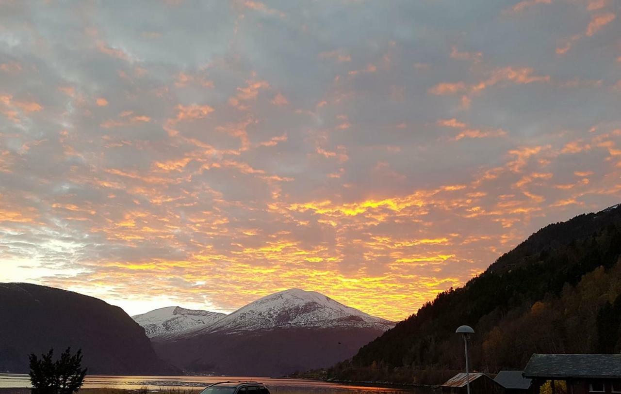 Hesthaug Gard Apartment Eidsdal Bagian luar foto